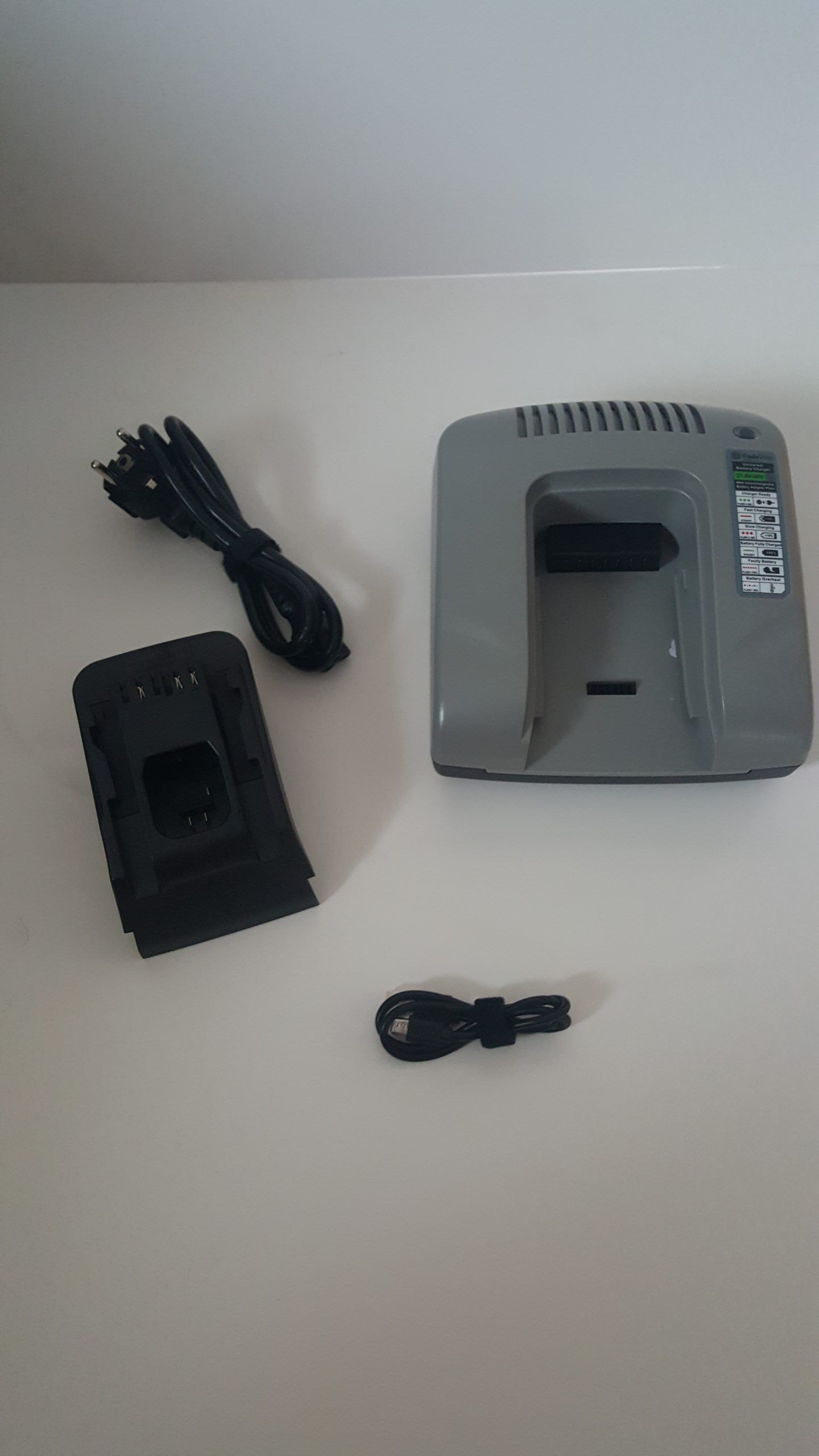 TRADESHOP CARGADOR RÁPIDO UNIVERSAL