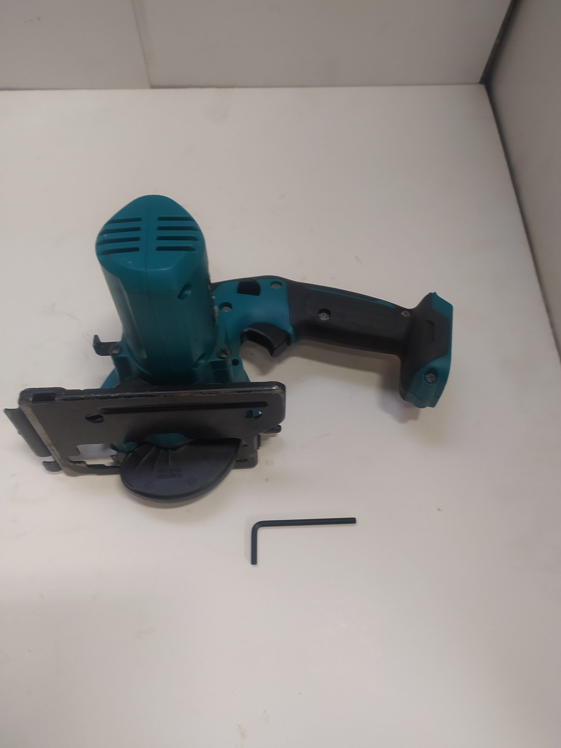 MAKITA Sierra circular HS301D a batería - Imagen 3