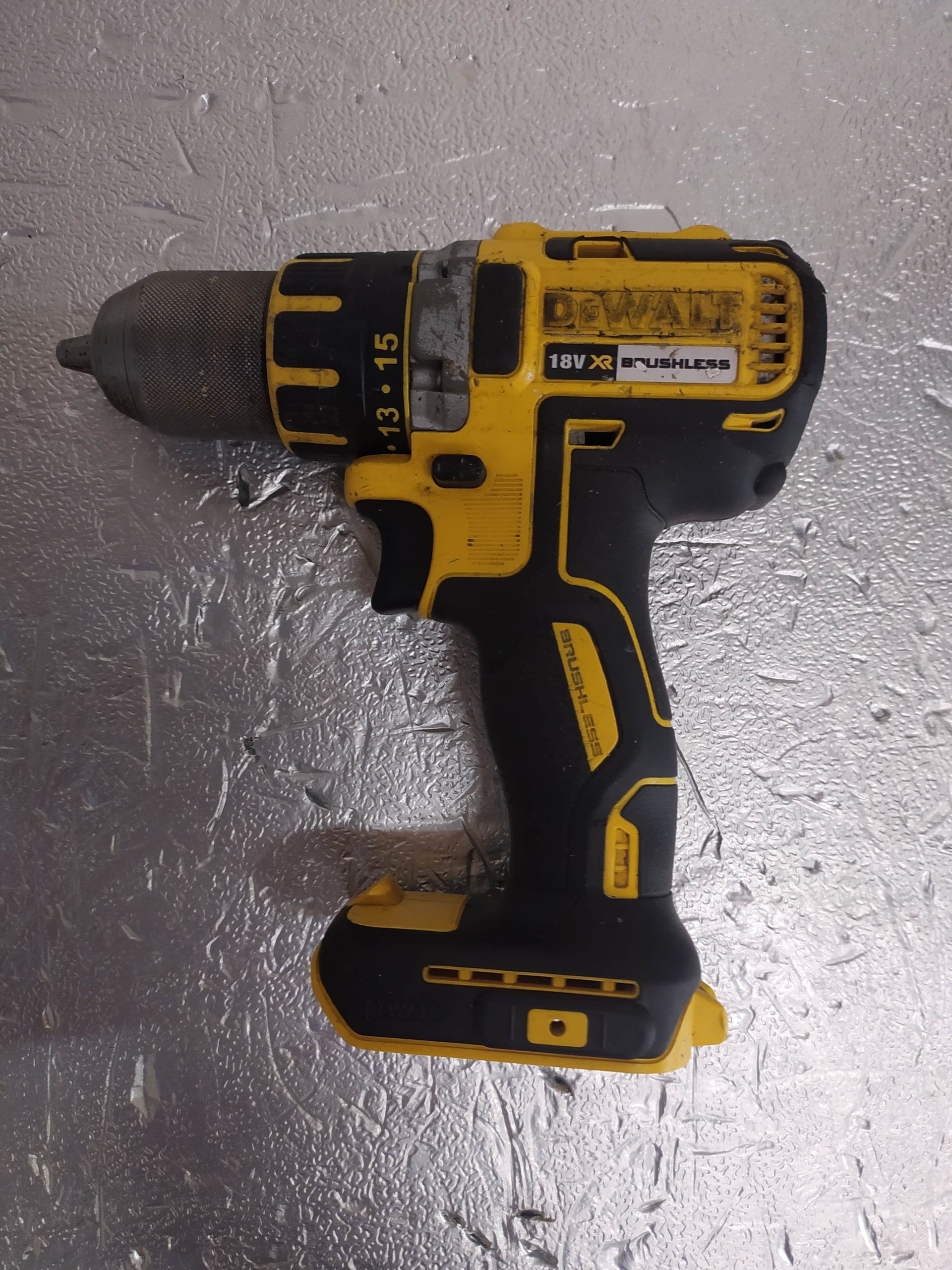 DCD790 DEWALT TALADRO ATORNILLADOR