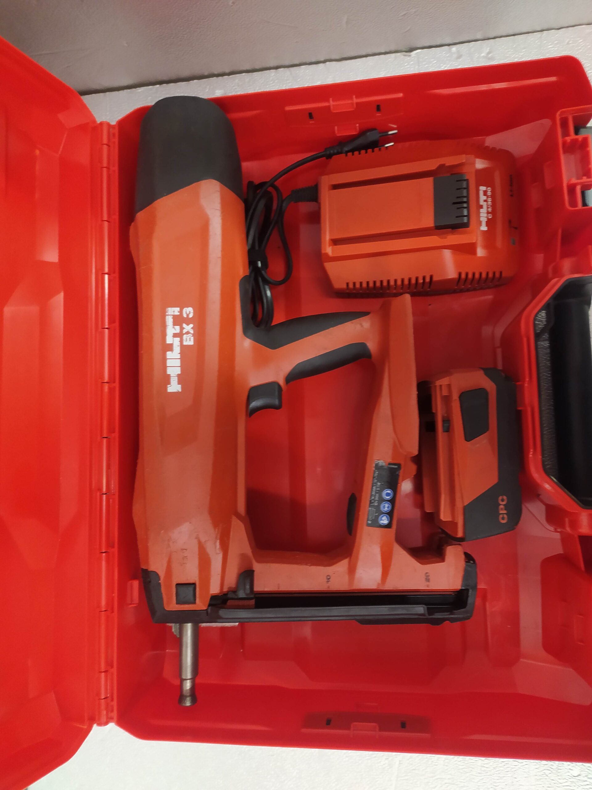 BX 3-ME CLAVADORA HILTI