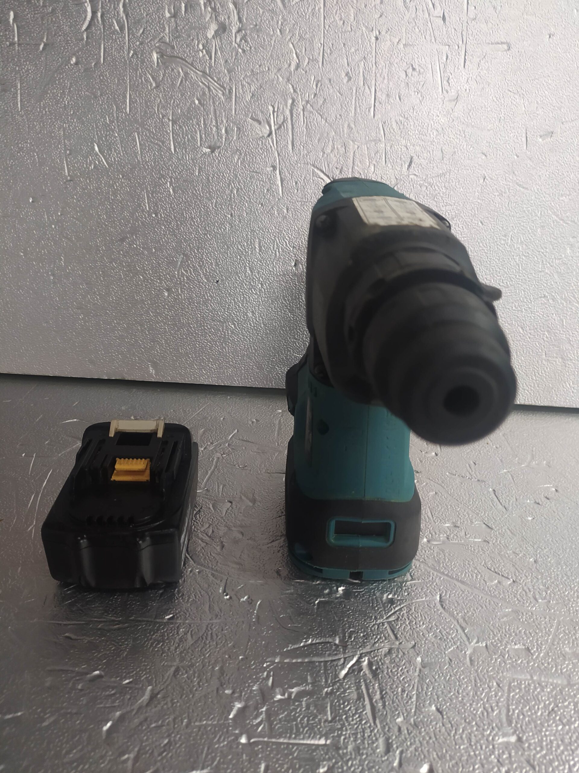 DHR242 MAKITA MARTILLO LIGERO - Imagen 3