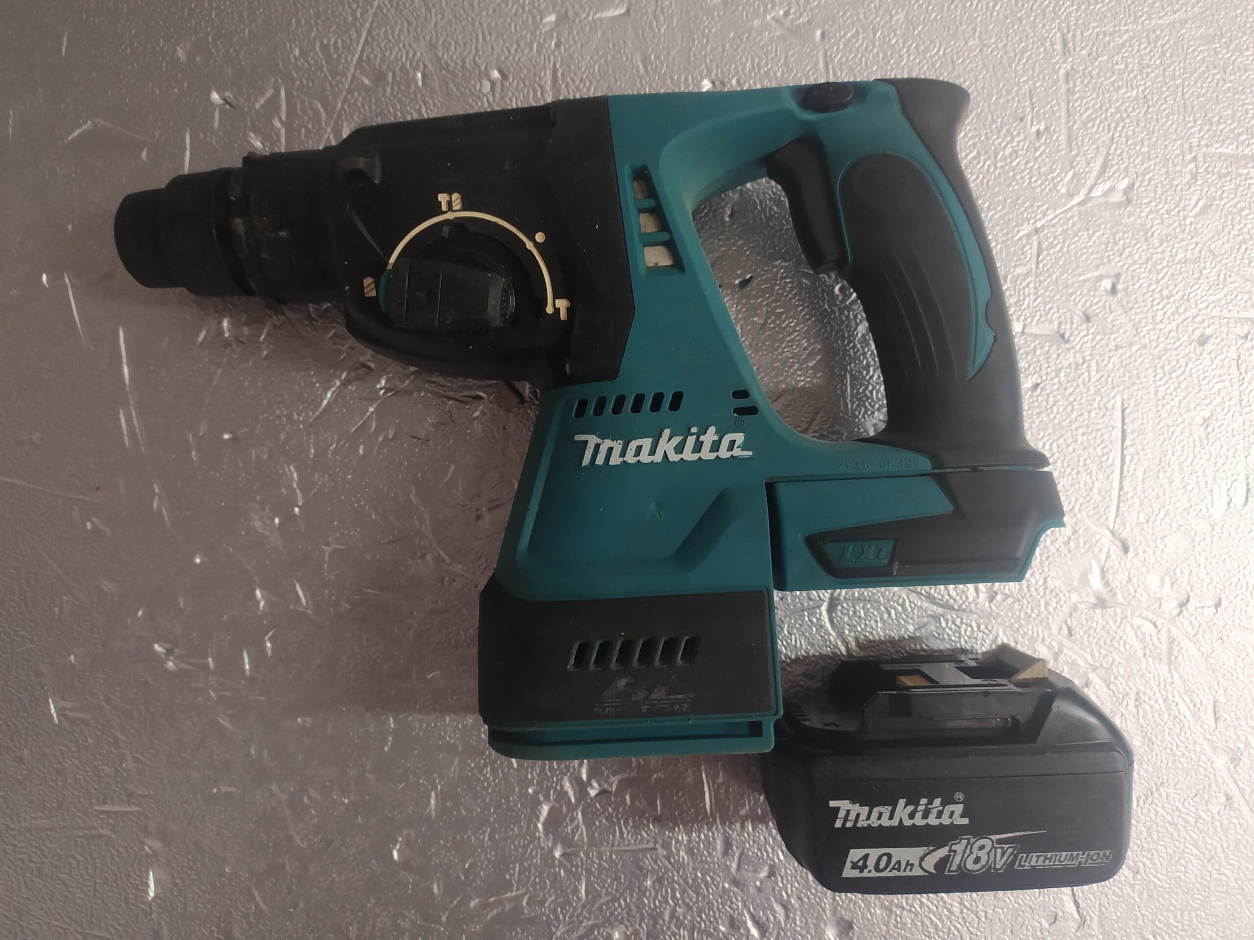 DHR242 MAKITA MARTILLO LIGERO - Imagen 5