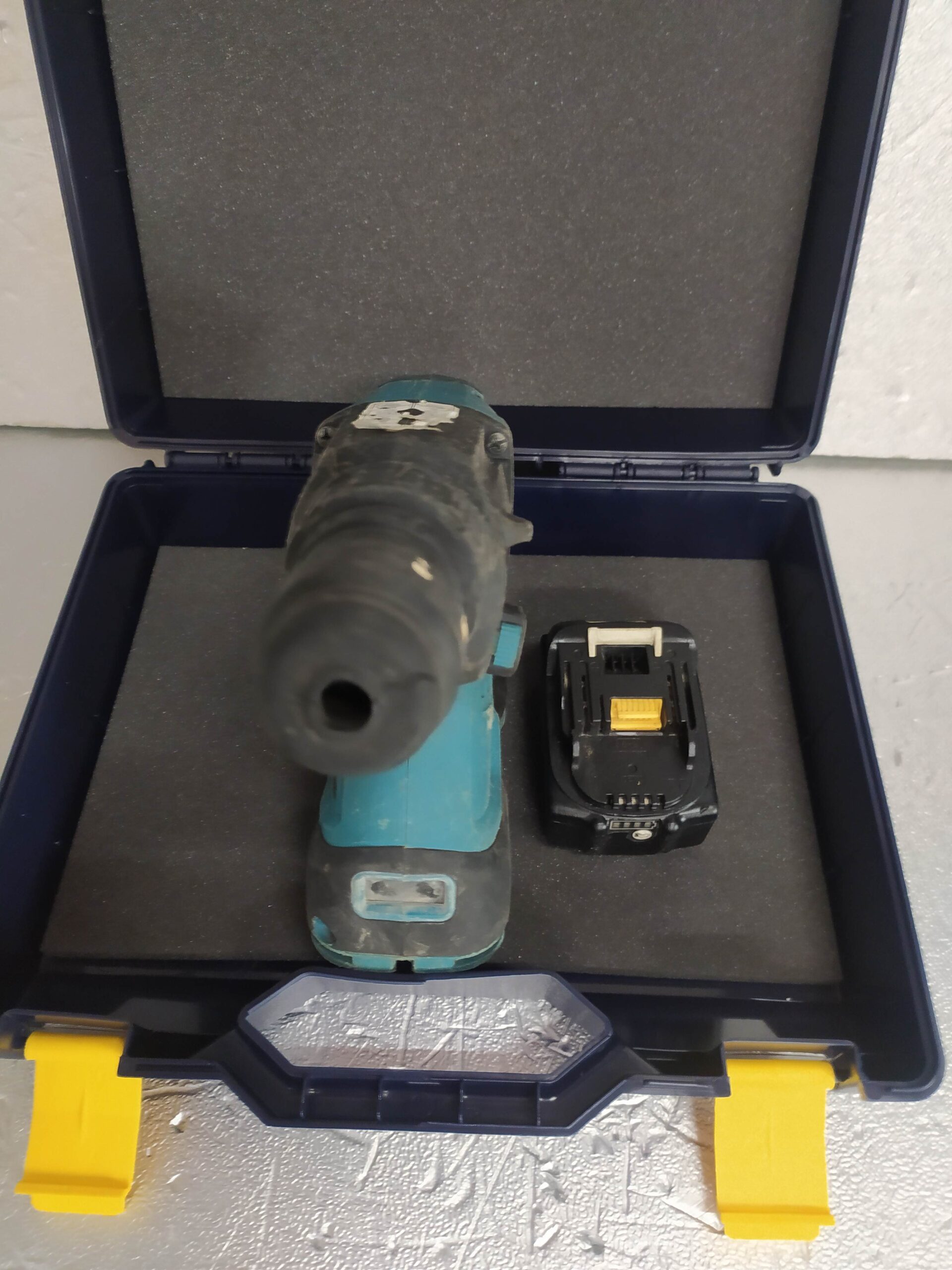 DHR243 MAKITA MARTILLO LIGERO - Imagen 4